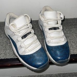 Air Jordan 11 Retro Low Navy Snakeskin